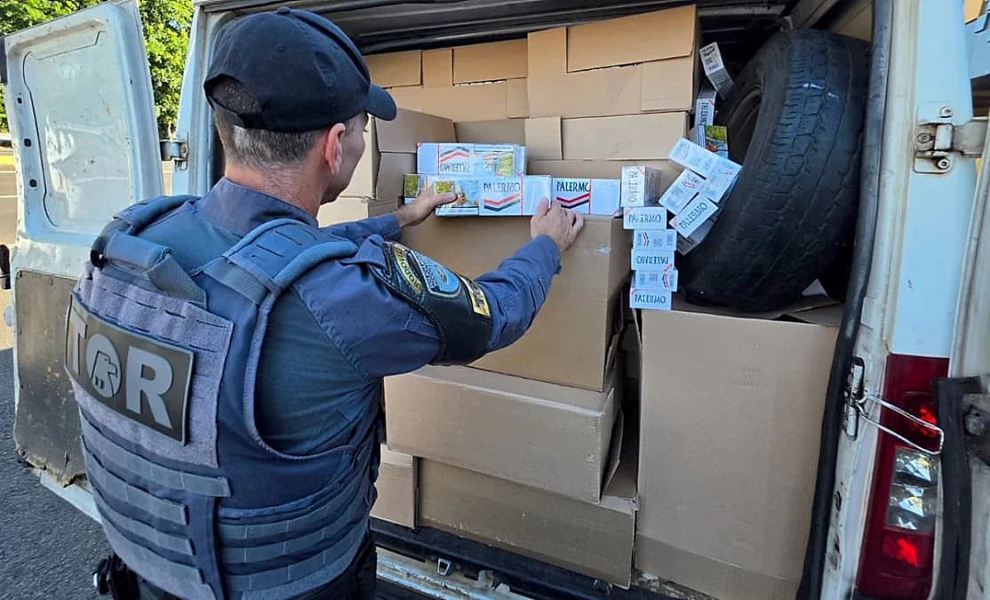 Polícia apreende 45 mil maços de cigarros contrabandeados na SP-294 em Garça