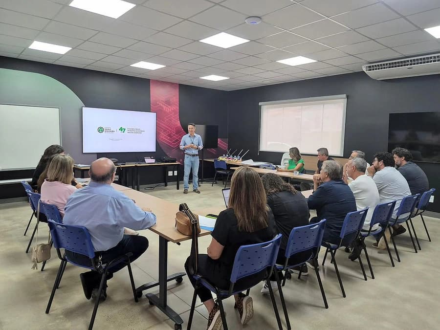 Polos calçadistas de SP se unem em cooperação inédita com workshop em Pompeia