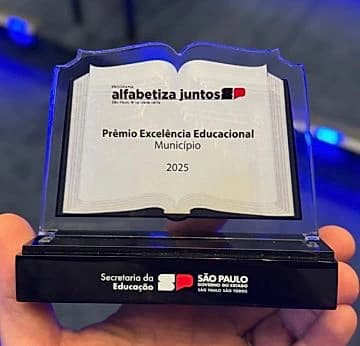 Pompeia conquista prêmio educacional