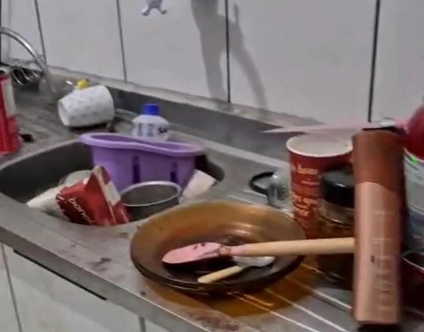 Mulher é presa por abandono de incapaz após criança de 3 anos ser encontrada em casa insalubre no Parque Colinas, Assis