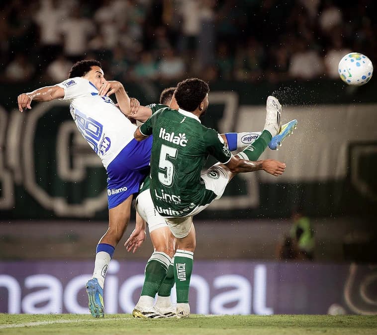 Cruzeiro e Goiás empatam em 2 a 2 na primeira fase da Copa do Brasil