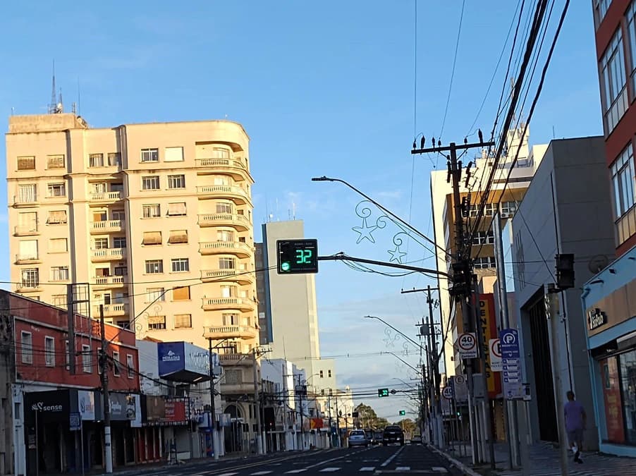 Servente de 51 anos é preso em Garça por tentativa de feminicídio e fornecimento de álcool a menor