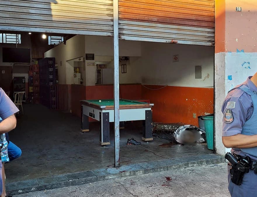 Homem é morto a facadas após disputa de queda de braço em bar da Vila Hípica, Marília