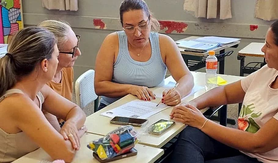 Prefeitura de Quintana e SESI capacitam professores da Educação Infantil em tecnologia