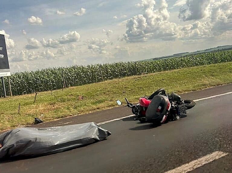 Empresário morre em colisão de motocicleta com carreta na Rod. Raposo Tavares, Cândido Mota