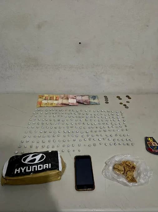 Polícia Militar prende homem em flagrante por tráfico de crack no bairro Sol Nascente, em Garça