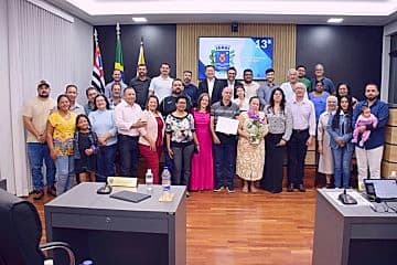 Vereador homenageia carteiro Onivaldo Machado pelos 40 anos de serviço
