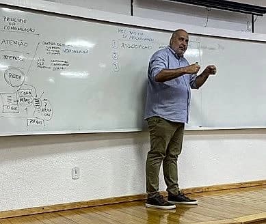 InovAce Tech Pompeia apresenta IA para gestão empresarial