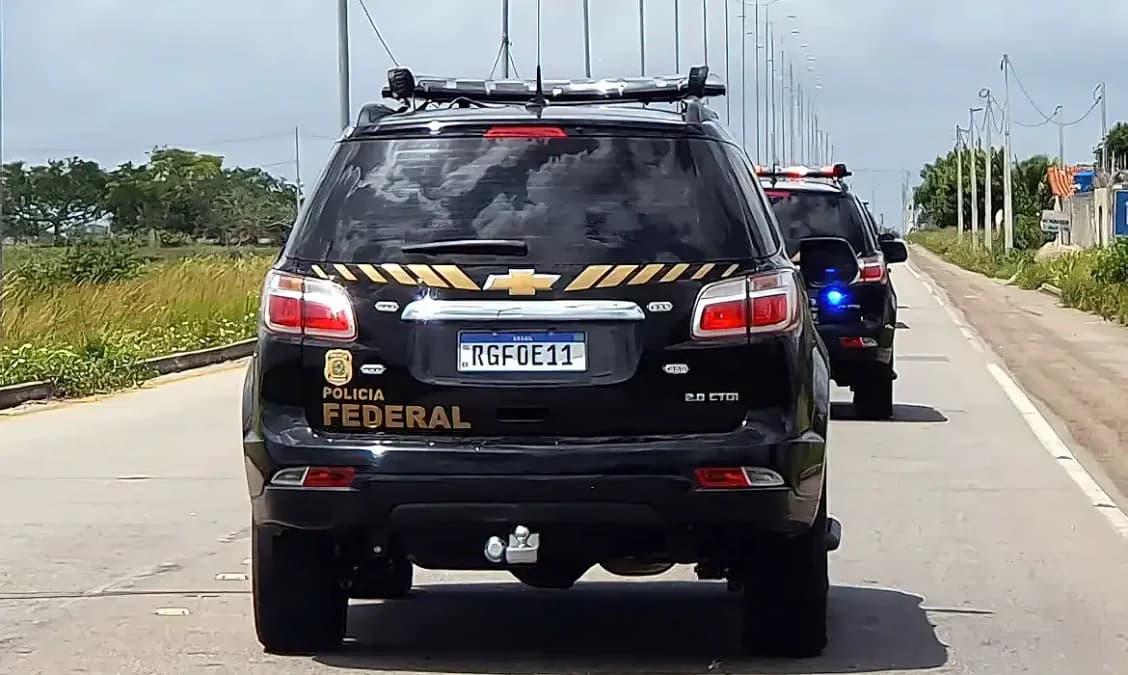 Polícia Federal apreende 33 pistolas e carregadores em rodovia perto de Porto Feliz